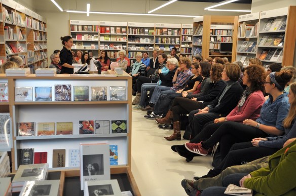 Lesung Seit dieser Nacht_ Hottingerplatz 24101015 (1)